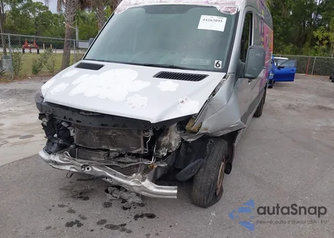 2017 Mercedes-Benz Sprinter 2500 High Roof V6 z USA, uszkodzony, nr VIN WD3PE8CDXHP566192